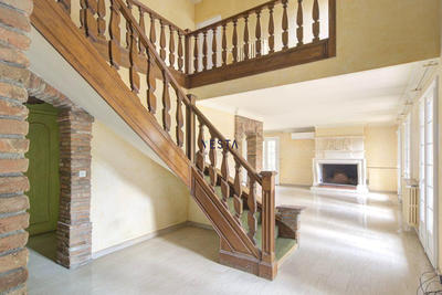 Maison - 318 m² - 12 pièces