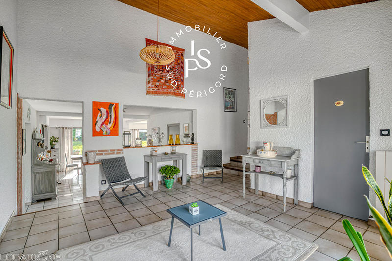 Maison - 209 m² - 6 pièces