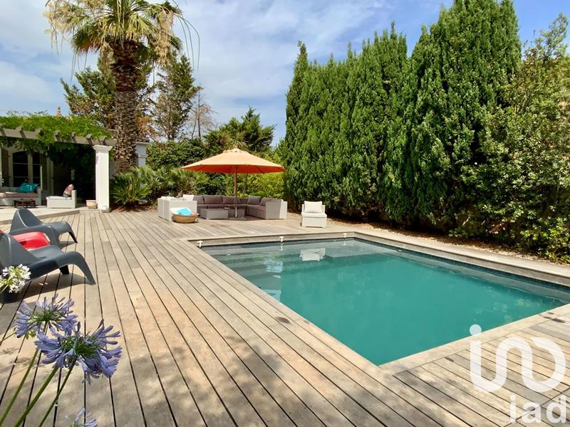 Maison - 232 m² - 8 pièces