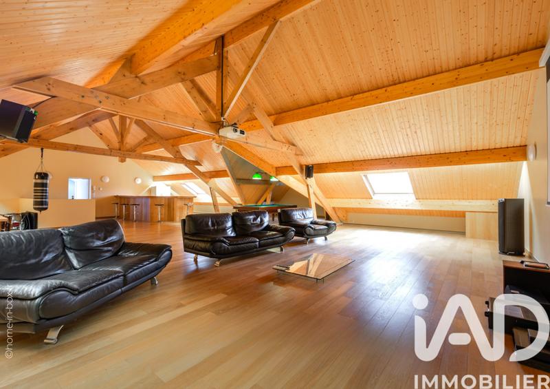 Maison - 740 m² - 15 pièces