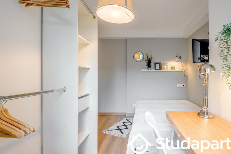 Chambre - 9 m² - 1 pièce