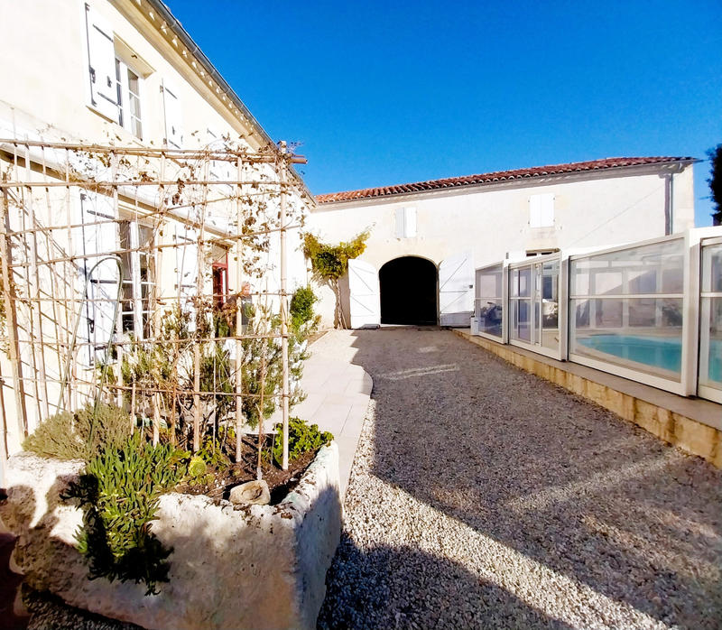 Maison de village - 225 m² - 8 pièces