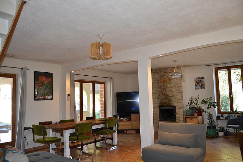 Propriété - 318 m² - 7 pièces