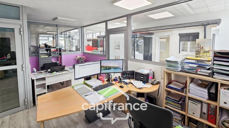 Local commercial - 372 m² - 9 pièces