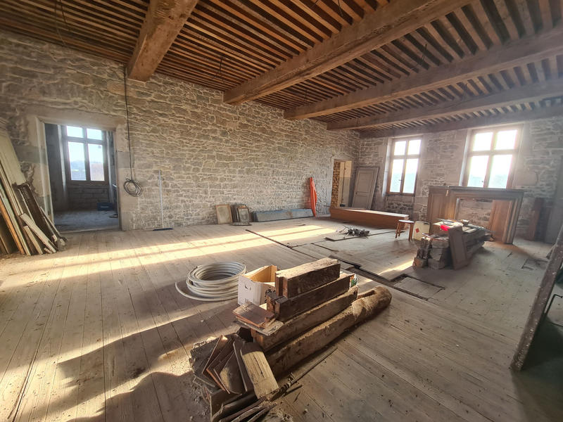 Propriété - 1 400 m² - 23 pièces