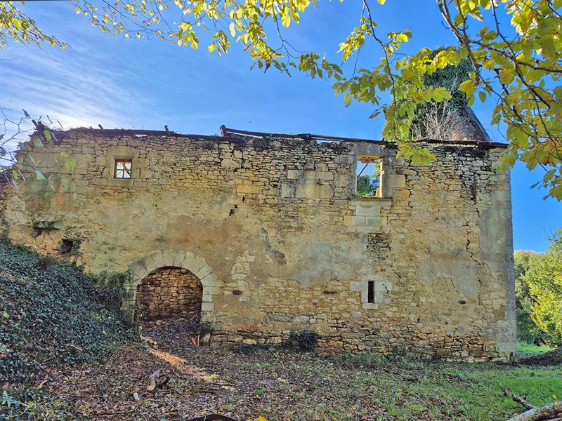 Terrain constructible - 8 085 m²