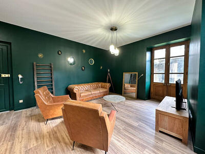 Maison - 211 m² - 9 pièces