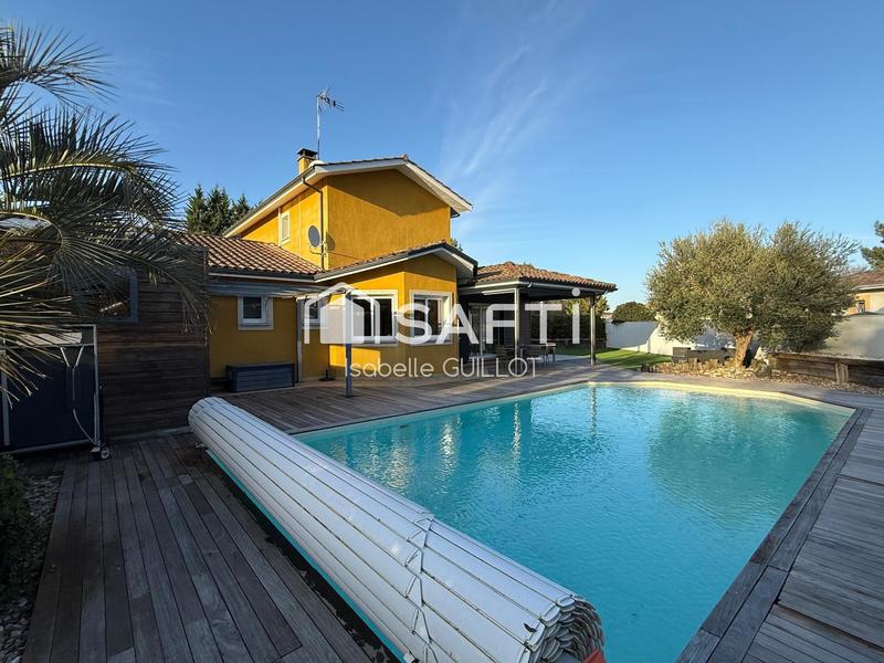 Maison - 180 m² - 6 pièces