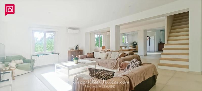 Maison - 421 m² - 10 pièces