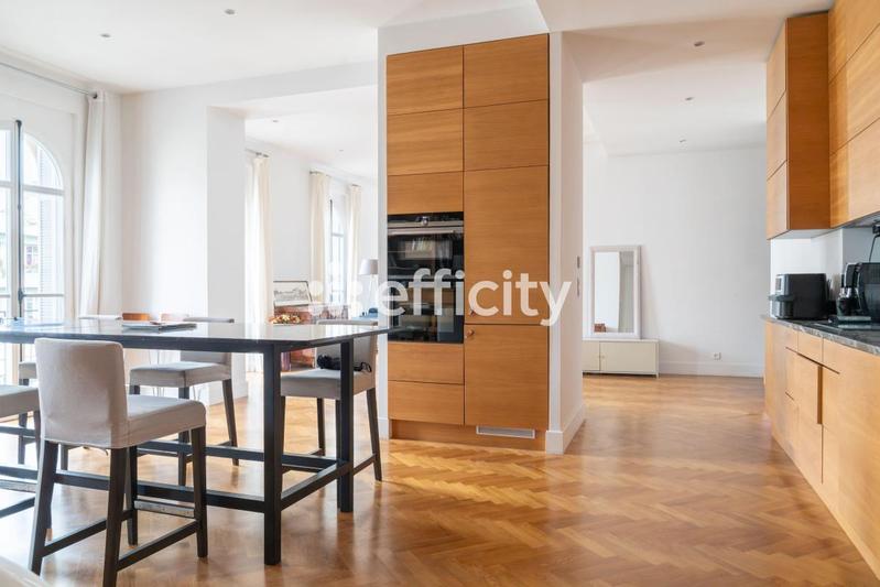 Appartement - 168 m² - 6 pièces