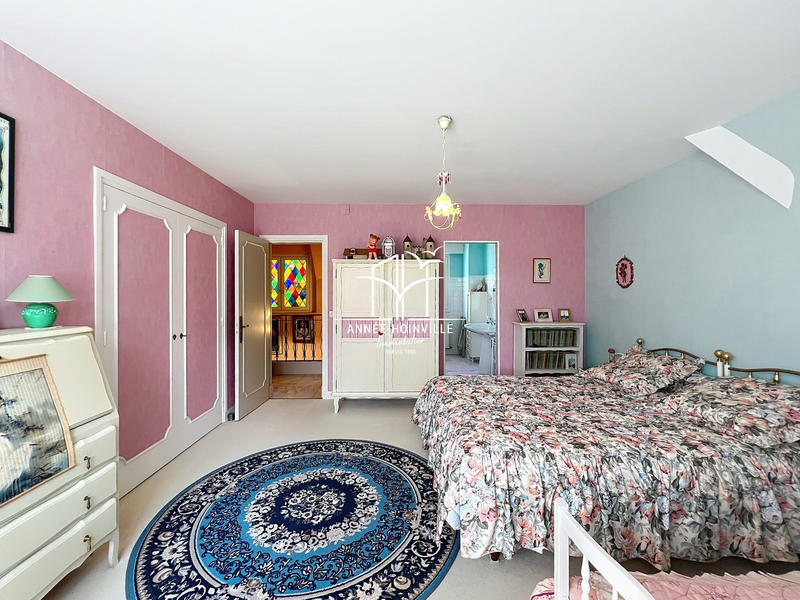 Villa - 266 m² - 8 pièces