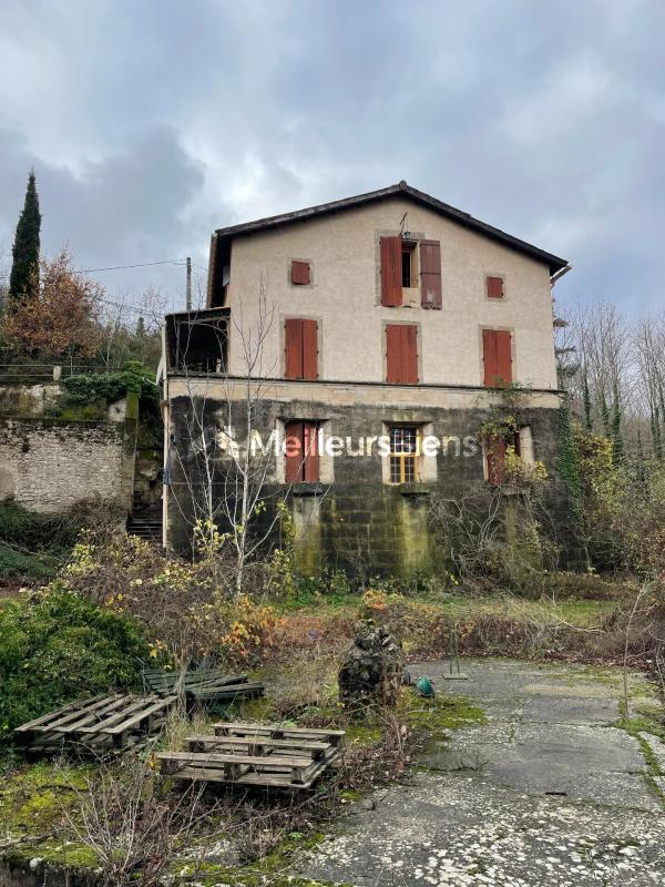 Propriété - 376 m² - 5 pièces