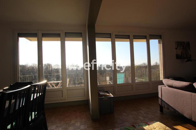 Appartement - 93 m² - 5 pièces