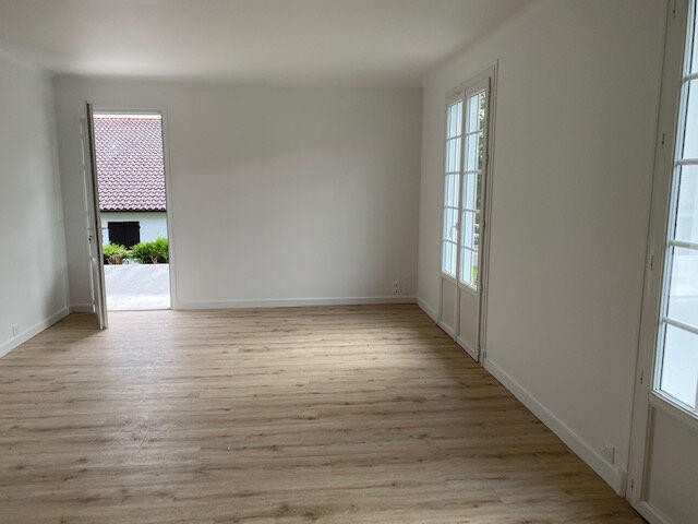 Appartement - 90 m² - 4 pièces