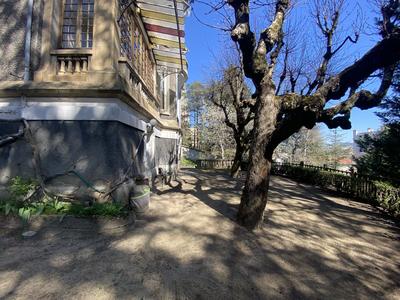 Maison - 241 m² - 8 pièces