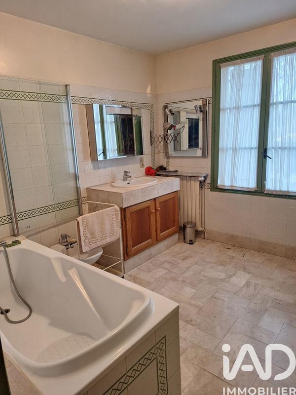 Maison de maîtres - 240 m² - 8 pièces