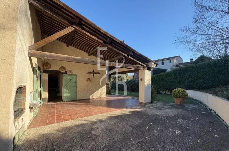 Appartement - 222 m² - 5 pièces