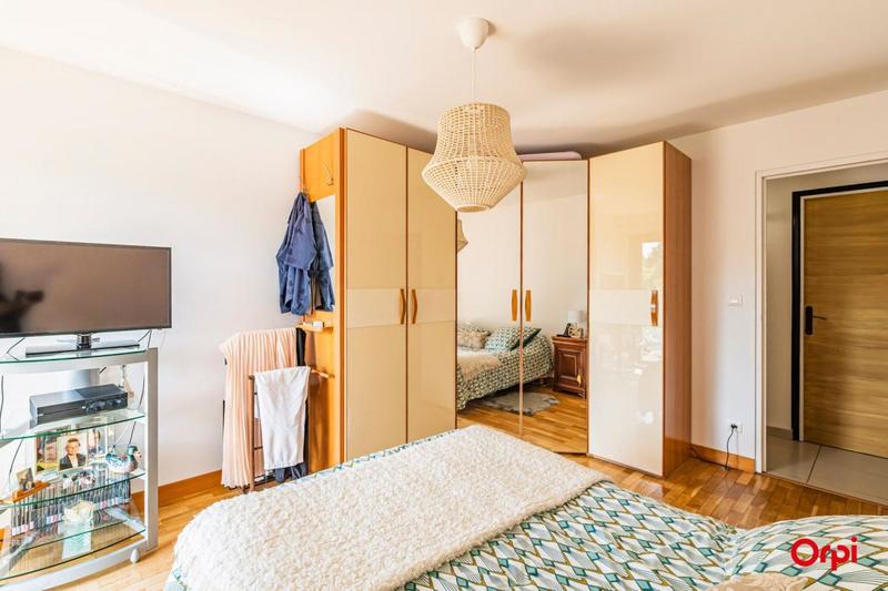 Appartement - 100 m² - 3 pièces