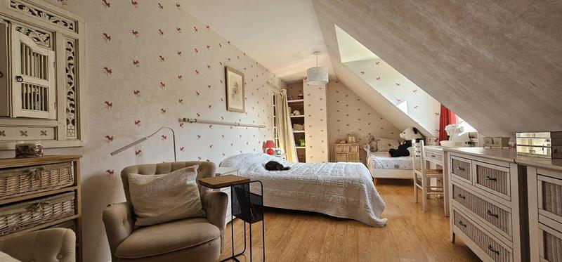 Pavillon - 197 m² - 8 pièces