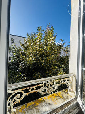 Maison - 295 m² - 11 pièces