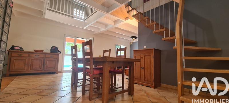 Maison - 205 m² - 6 pièces