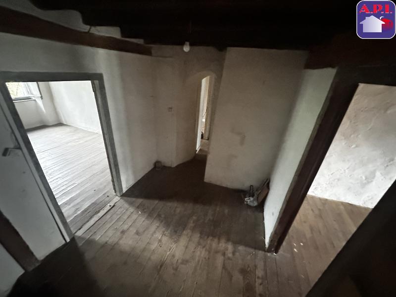 Maison - 216 m² - 8 pièces