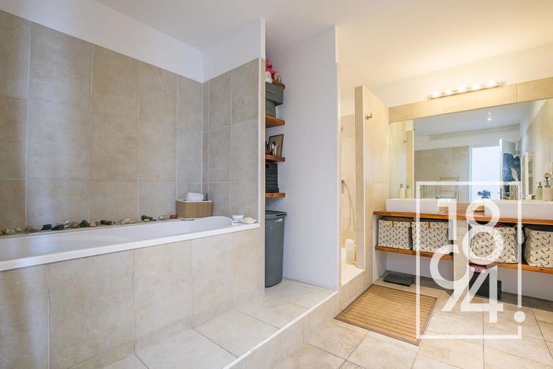 Maison - 144 m² - 5 pièces