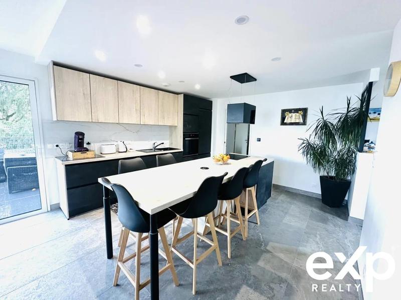 Maison - 148 m² - 6 pièces