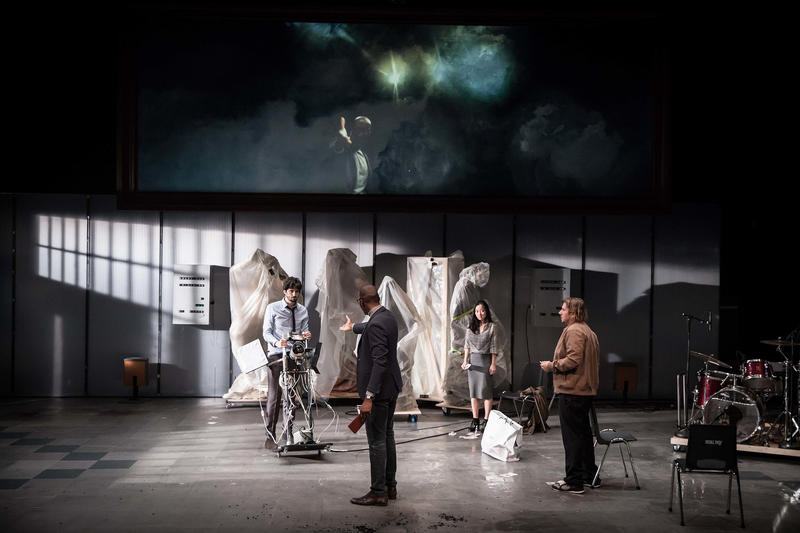 &quot;France-Fantôme&quot; Tiphaine Raffier - la femme coupée en deux