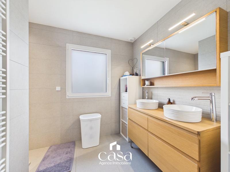 Maison contemporaine - 190 m² - 7 pièces