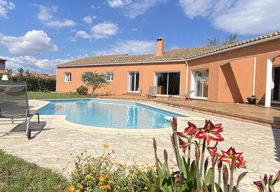Villa - 218 m² - 6 pièces