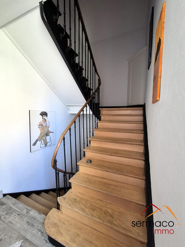 Maison - 334 m² - 14 pièces