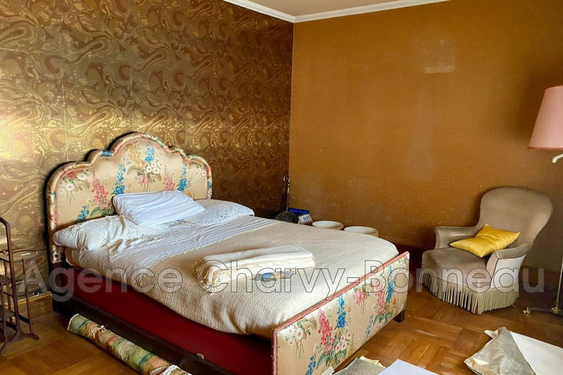 Maison - 294 m² - 14 pièces