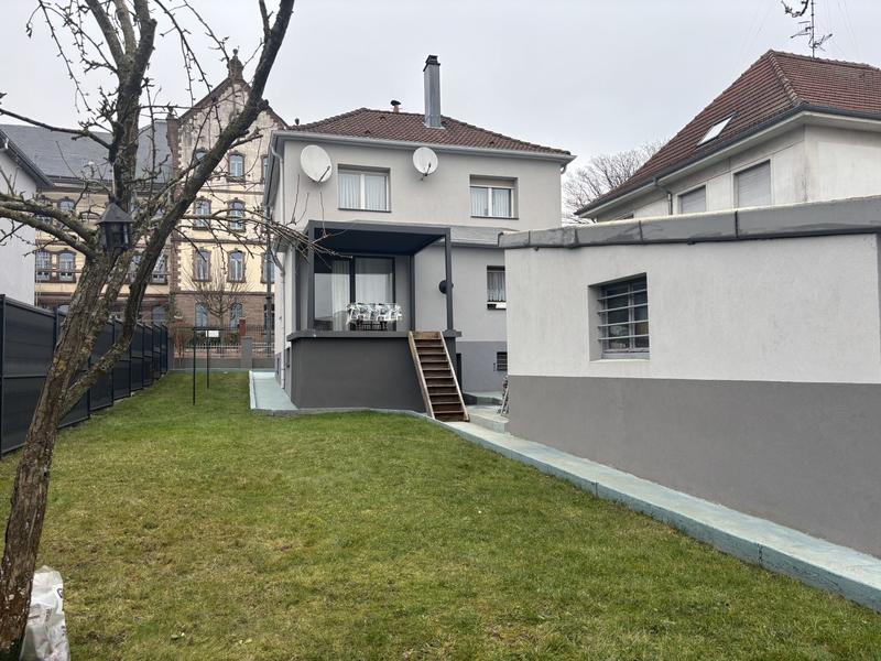 Maison - 95 m² - 5 pièces