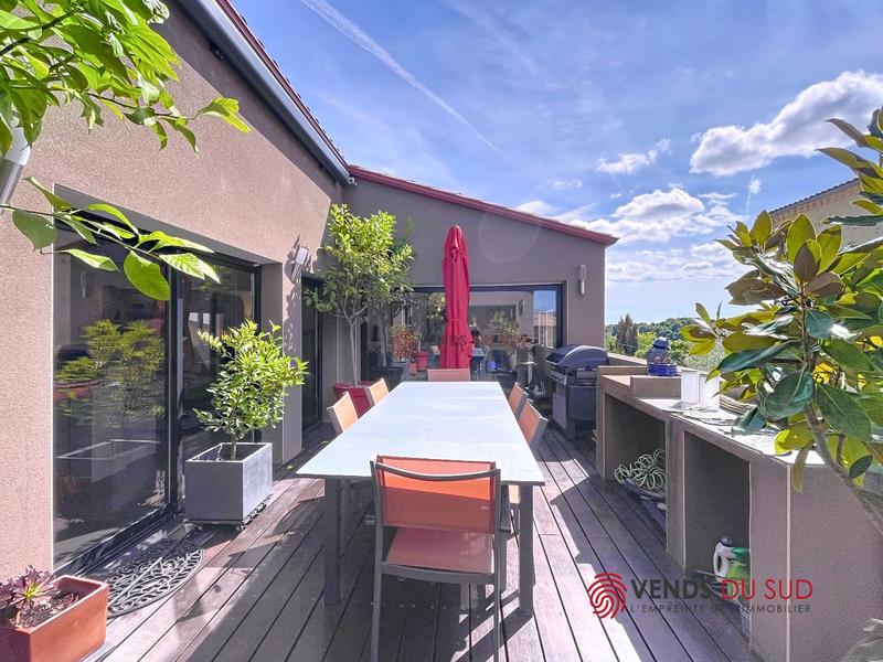 Maison - 246 m² - 6 pièces