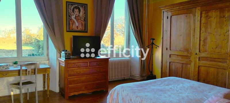 Maison - 250 m² - 8 pièces