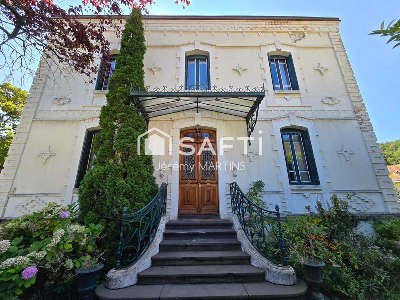 Maison - 198 m² - 8 pièces