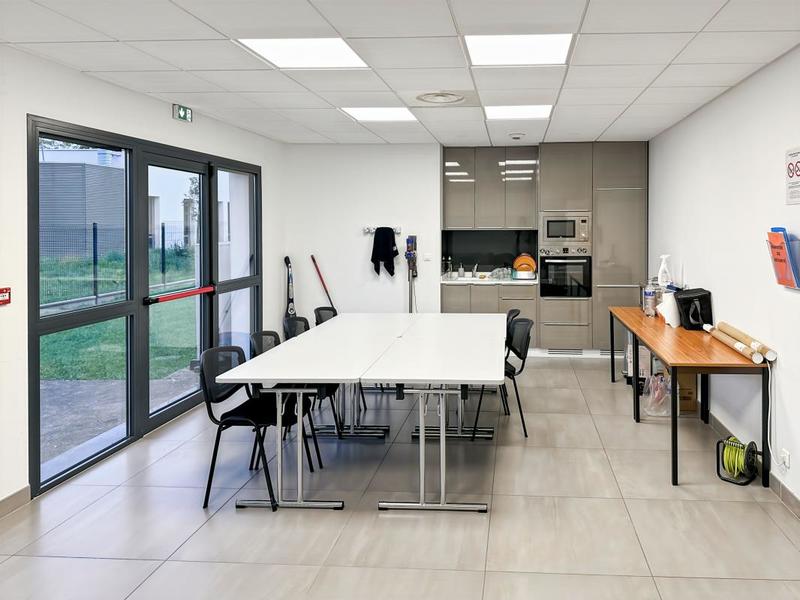 Bureau - 558 m²