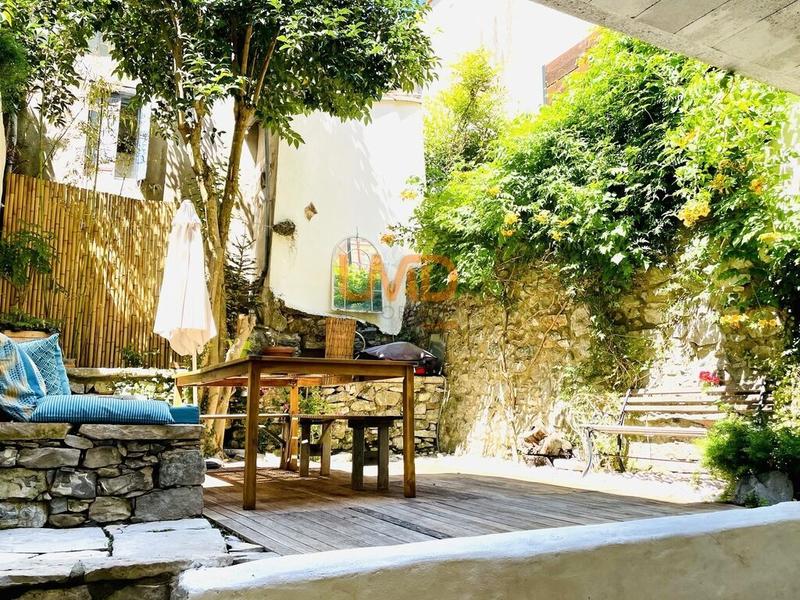 Maison - 195 m² - 8 pièces