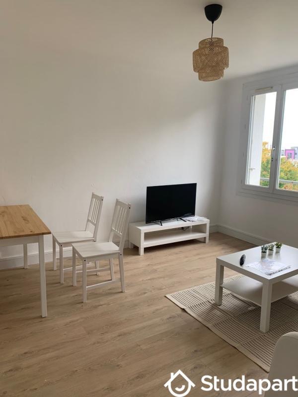 Chambre - 9 m² - 1 pièce