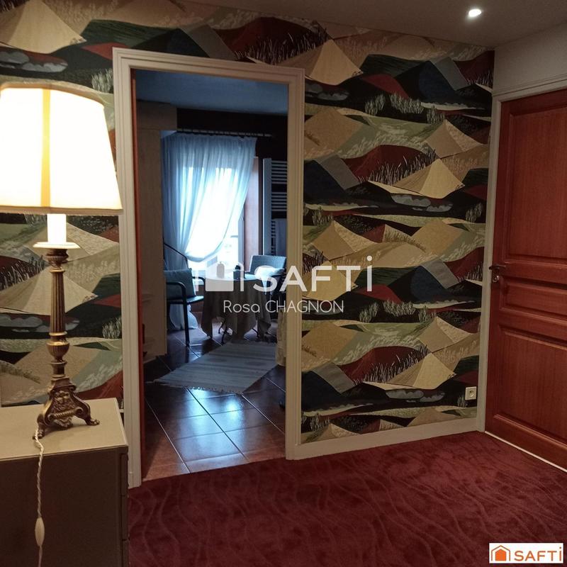 Maison - 220 m² - 10 pièces