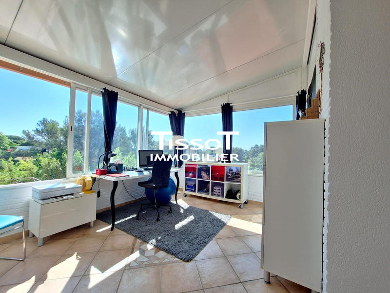 Villa - 227 m² - 8 pièces