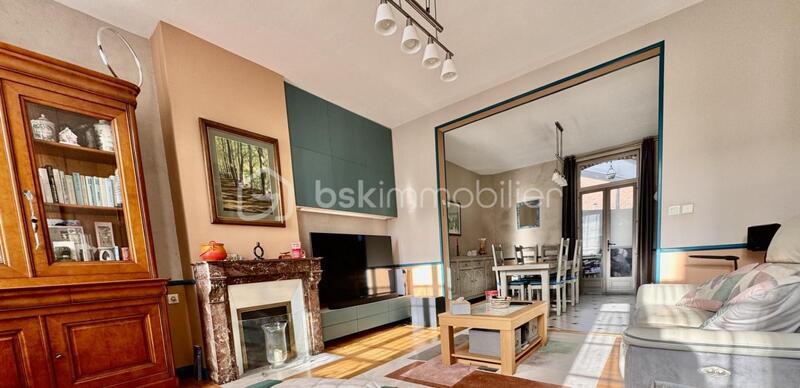 Demeure - 195 m² - 9 pièces