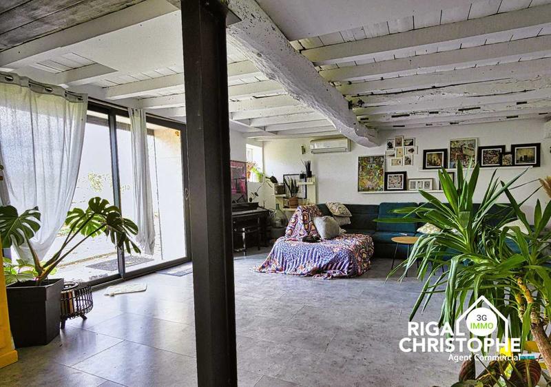 Demeure - 220 m² - 8 pièces