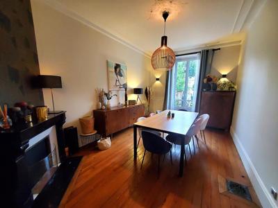 Maison de ville - 201 m² - 7 pièces