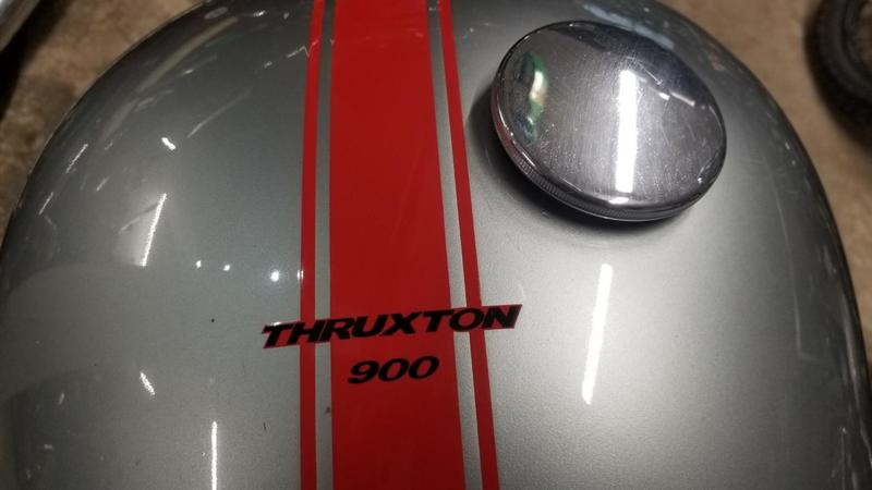 Triumph Thruxton 900 triumph gris 0900 540