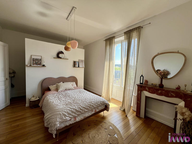 Appartement - 153 m² - 6 pièces