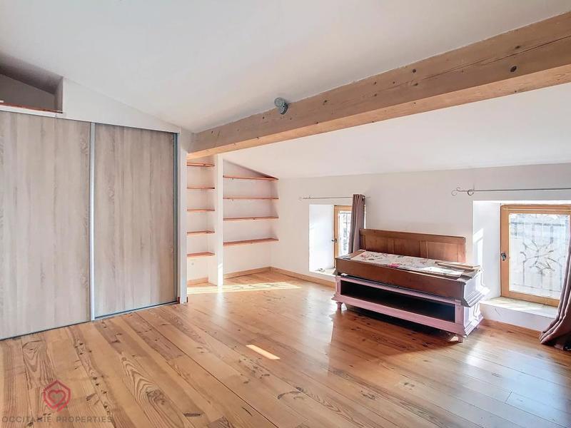 Maison de village - 238 m² - 9 pièces