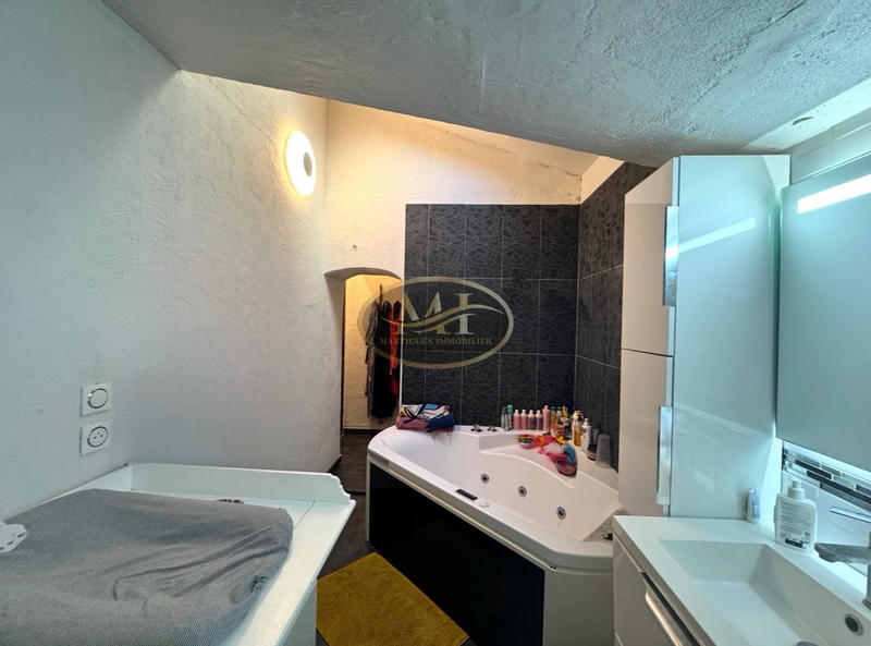 Maison - 99 m² - 5 pièces