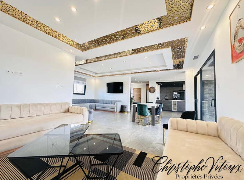 Demeure - 173 m² - 6 pièces